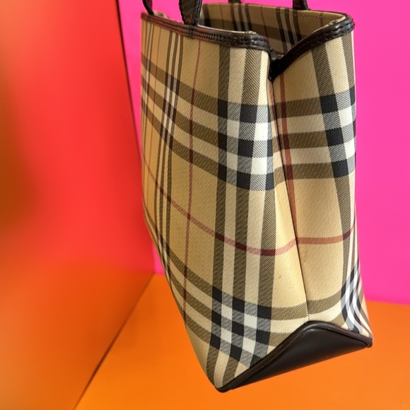 Burberry London tote bag in good condition beautiful clean - Picture 4 of 17